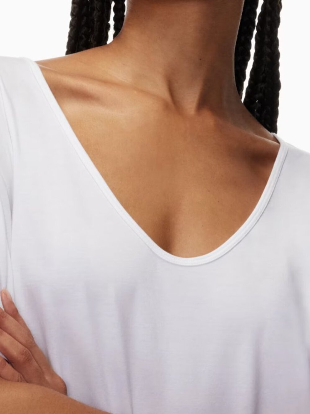 Aritzia The Group by Babaton Foundation V-Neck T-Shirt Pima Modal Cotton S-M